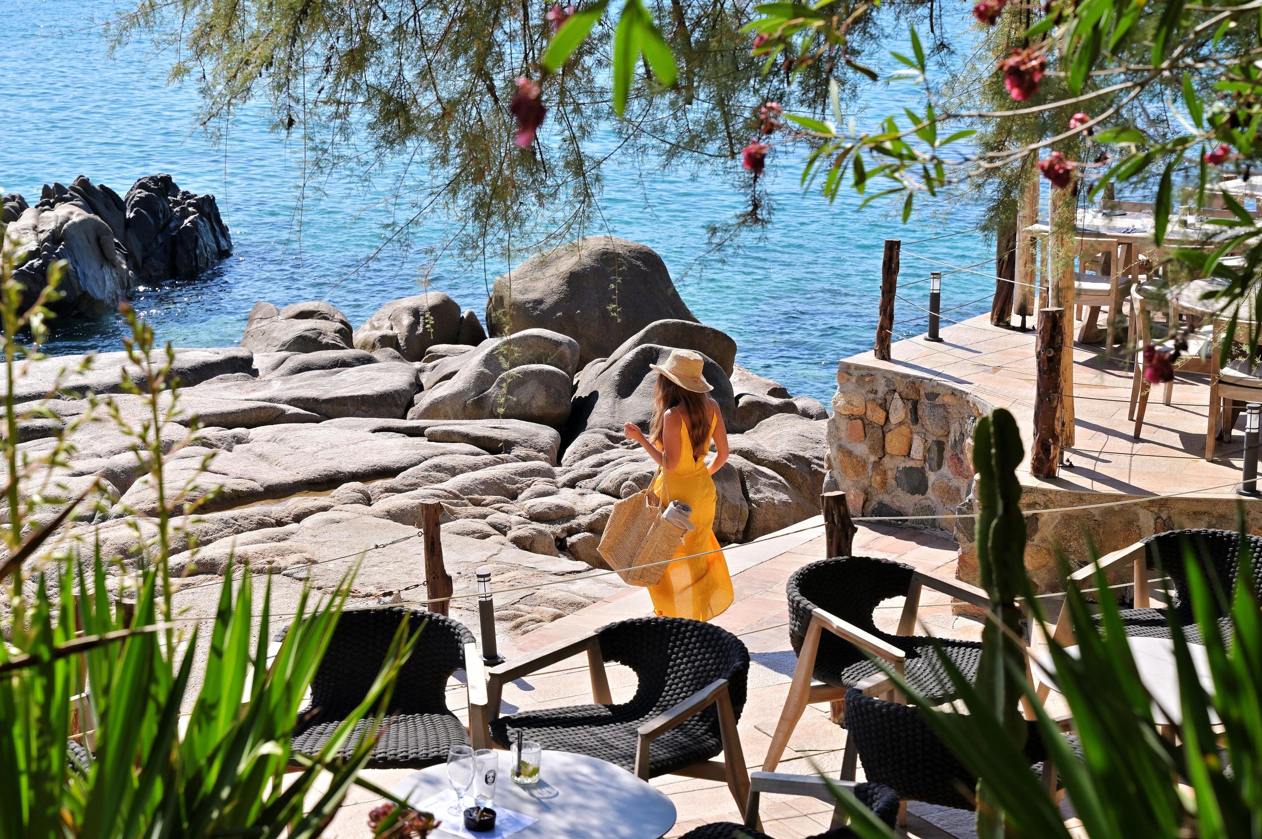 Restaurant au bord de mer à Olmeto à l'hôtel Abbartello