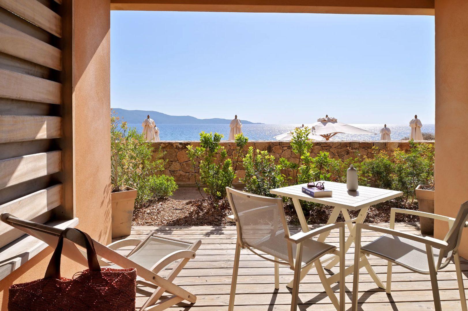 Chambre avec terrasse et vue splendide à l'hôtel Abbartello à Olmeto